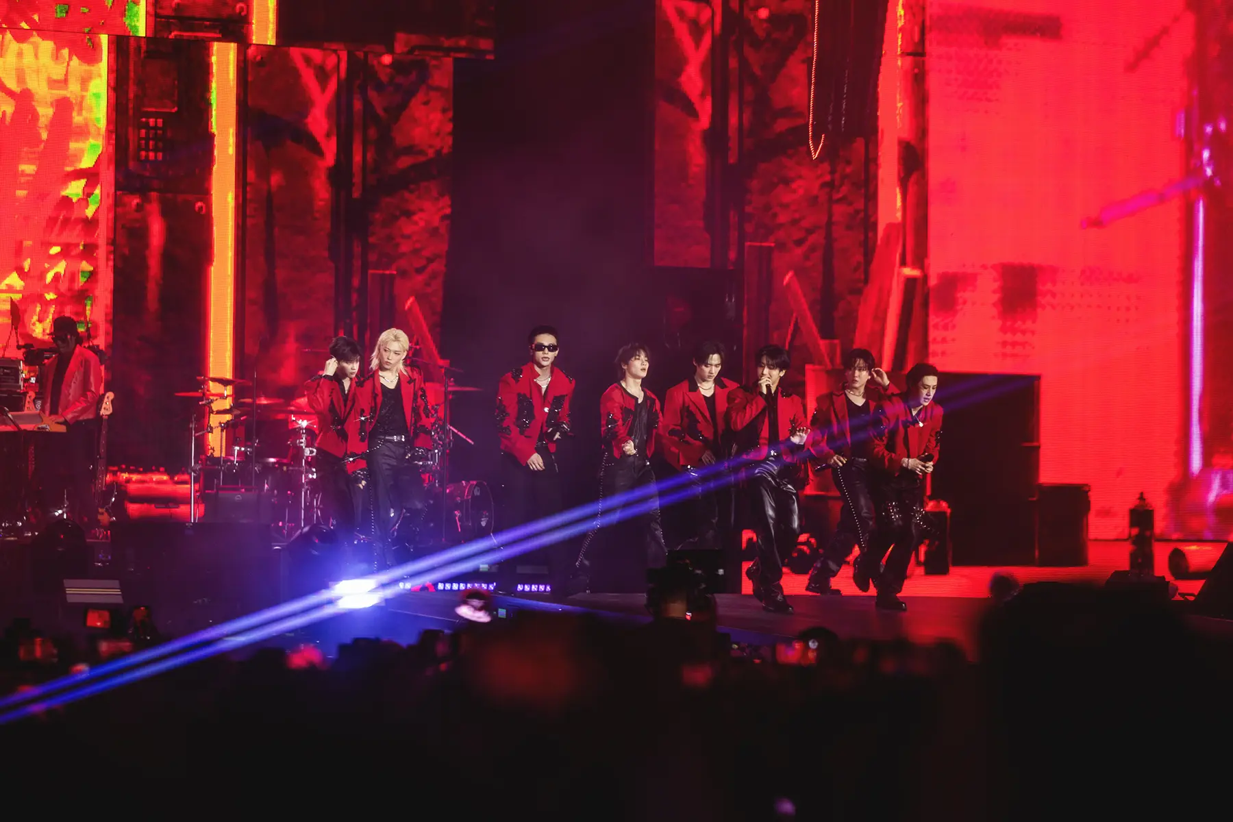 Stray Kids: The Dominate Experience (DVD)