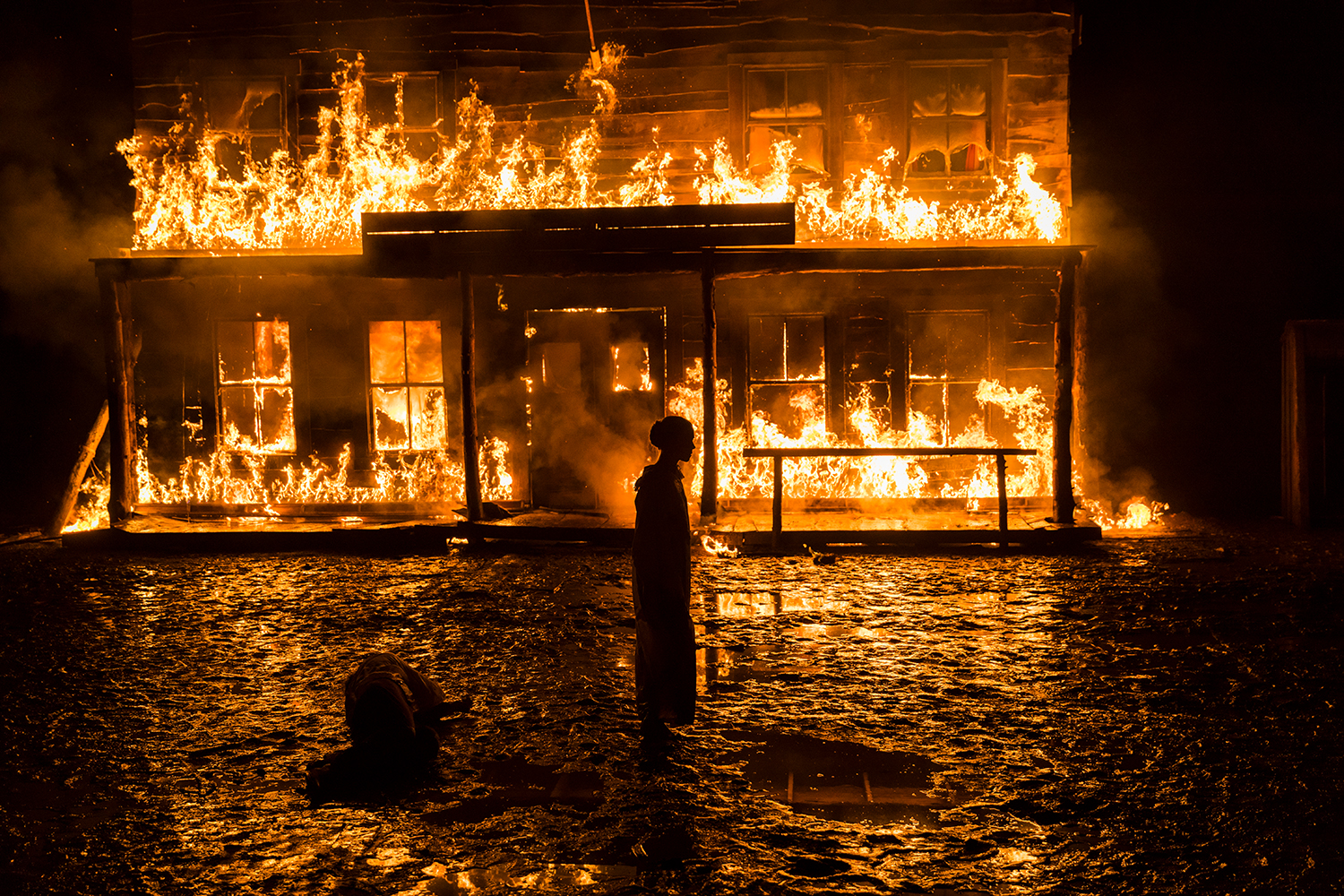 Never Grow Old (DVD) Never Grow Old (DVD)