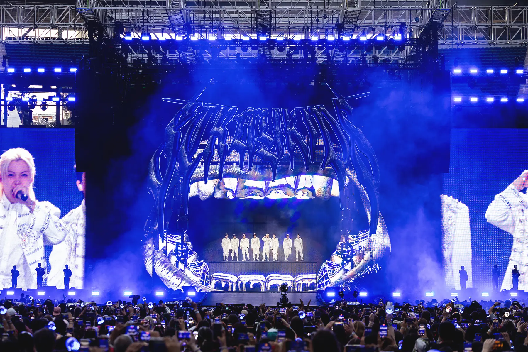 Stray Kids: The Dominate Experience (DVD)
