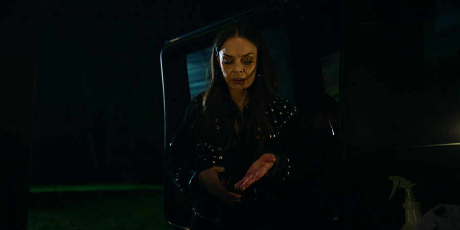 Exit - Staffel 3 (2 DVDs) Langarm, Finger, Person, Portrait, Frau